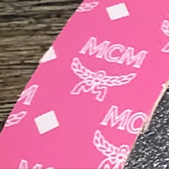 Designer Inspired Key Fob Wristlet 🎉2/$30🎉 - Picture 6 of 6